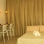 Lindo Flat Mobiliado A 40 Metros Da Praia